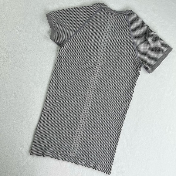 Lululemon Swifly Tech Short-Sleeve Shirt 2.0 - 2 - Picture 5 of 6
